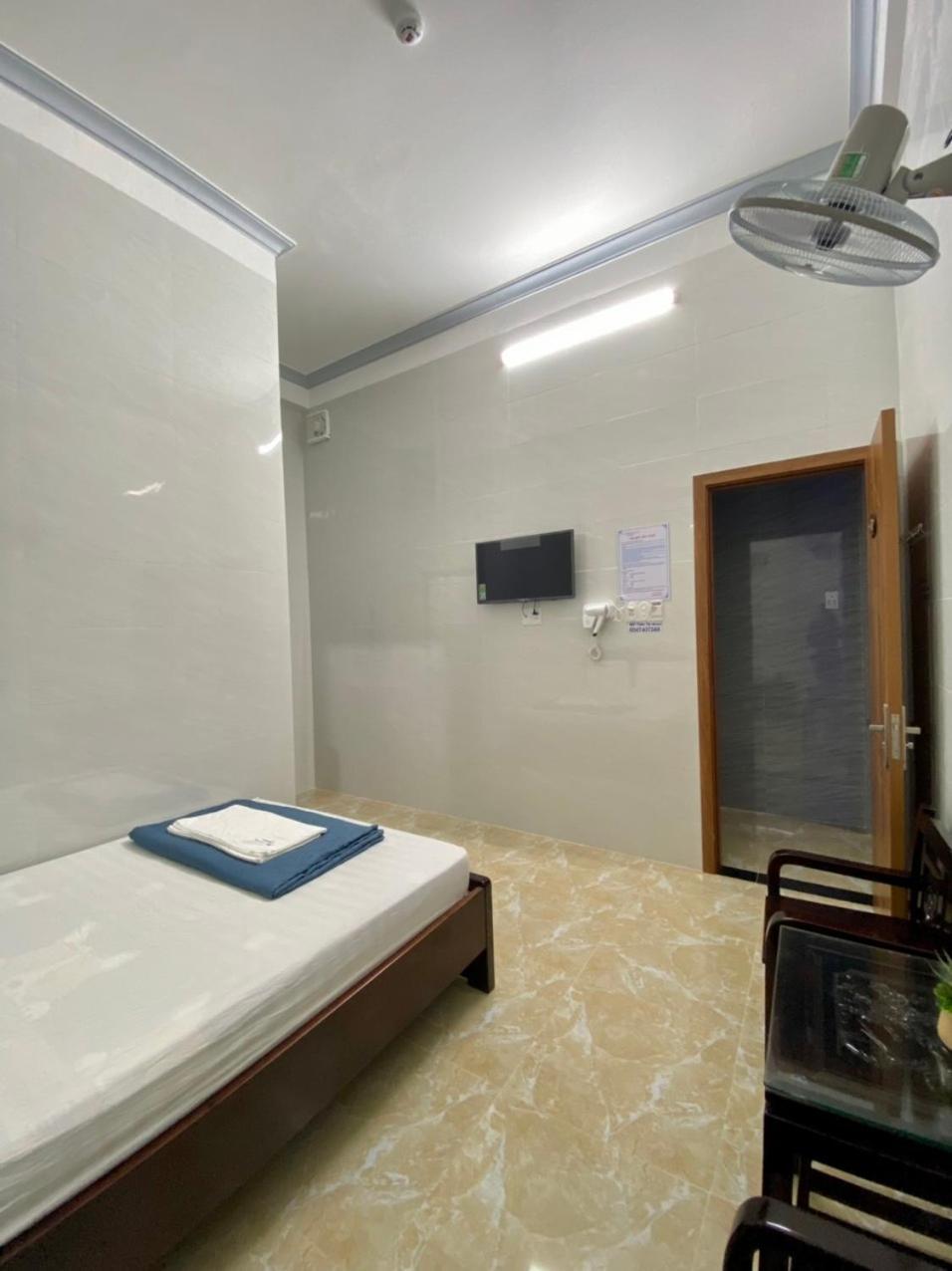 Nha Nghi Duy Tan Motel 140 Nguyen Du 0353007568 Куанг Нгай Екстериор снимка